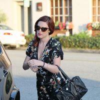 Rumer Willis exits Neil George Salon carrying a garment bag | Picture 111162